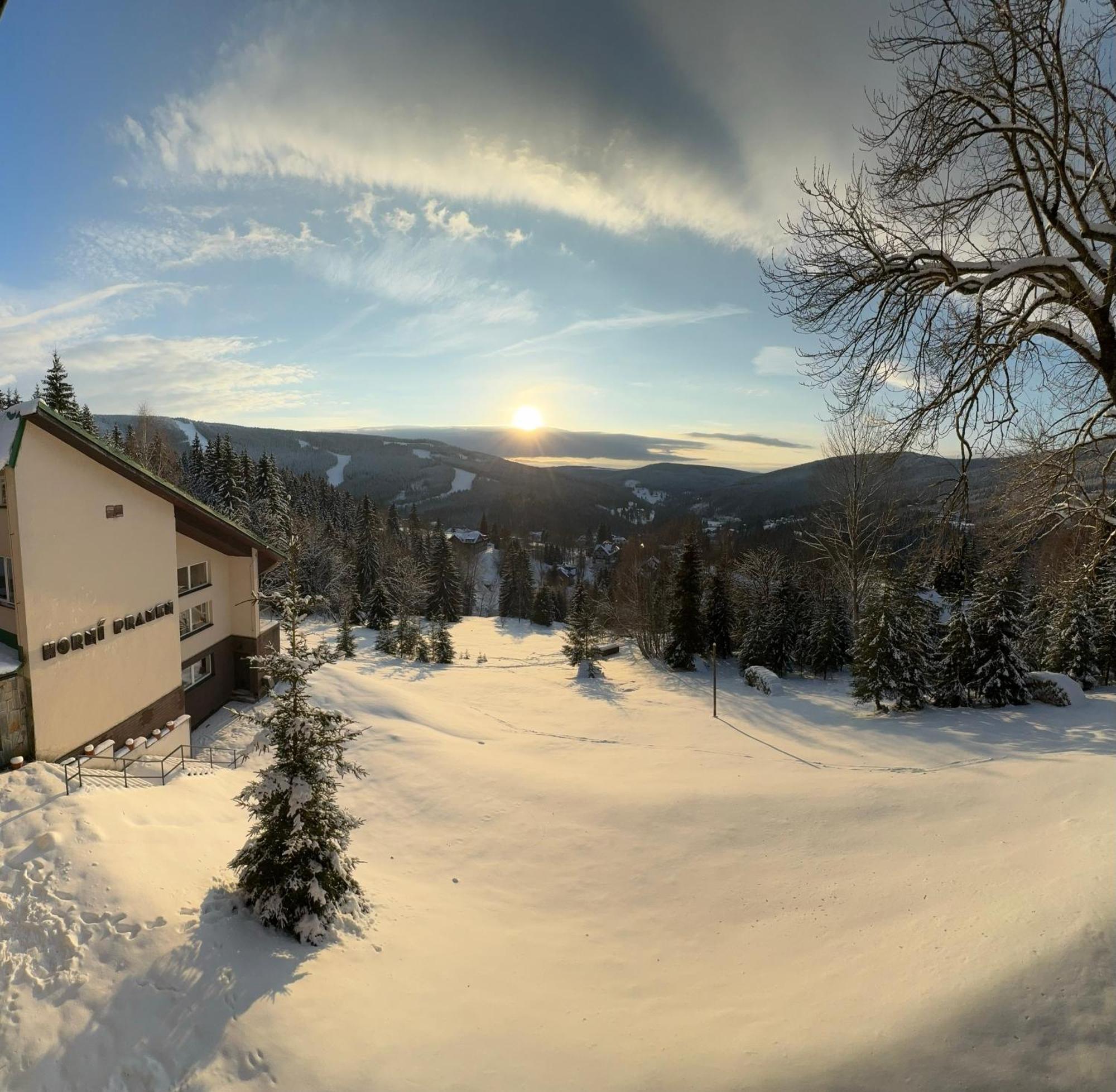 Hotel Horni Pramen Špindlerŭv Mlýn Екстериор снимка