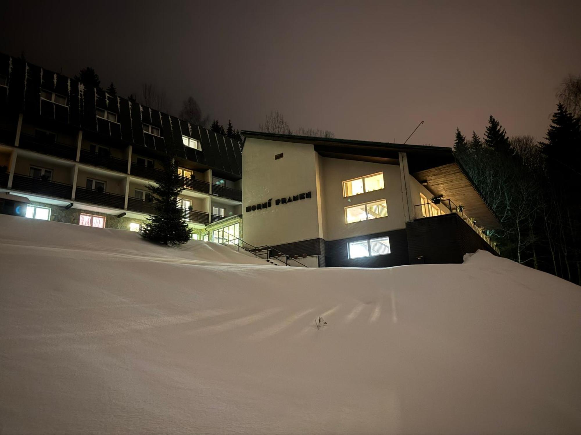 Hotel Horni Pramen Špindlerŭv Mlýn Екстериор снимка
